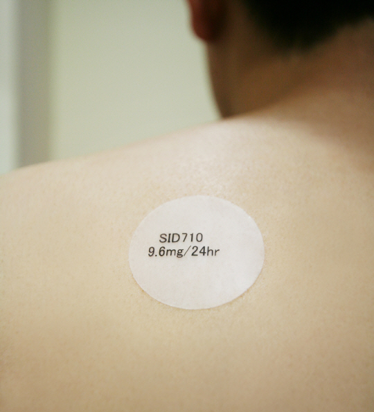 SK케미칼이 자체 기술로 개발한 치매치료패취 'SID710'.(SK케미칼 제공)